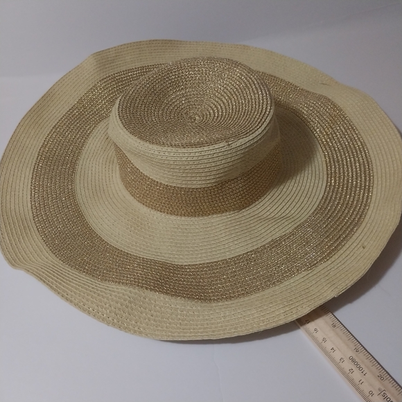 J. Crew NWOT Gold Striped Wide Brimmed Straw Hat  With Metallic Contrast - Picture 9 of 10